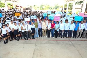 Entregan equipamiento educativo por 2.4 mdp en Huejutla