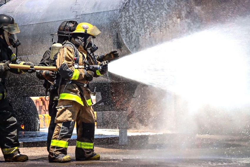 Cinco bomberos de Pachuca se certifican bajo estándar internacional
