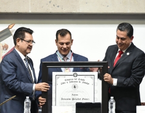 Congreso de Hidalgo otorga Presea &ldquo;Pedro Mar&iacute;a Anaya&rdquo; 2024, a Armando Pe&ntilde;afiel&nbsp;