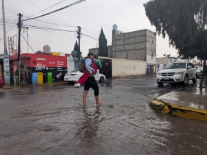 Tormenta sorprende a  la capital hidalguense
