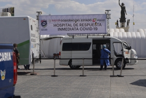 BECARIOS HIDALGUENSES RECIBEN ATENCI&Oacute;N PREVENTIVA  EN HOSPITAL DE RESPUESTA INMEDIATA COVID 19