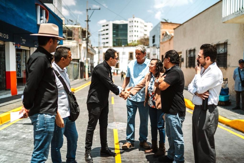 Jorge Reyes impulsa la recuperación de calle Arizpe