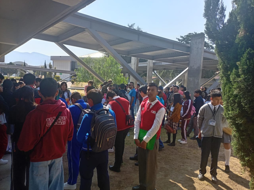 Alumno del Telebachillerato Comunitario destaca en Olimpiada de Matemáticas