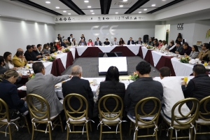 Cumple Julio Menchaca compromiso con el sector tur&iacute;stico