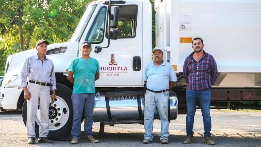Fortalecen área de limpias con entrega de equipo y mantenimiento de unidades