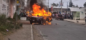 Vecinos de Tulancingo apalean a polic&iacute;as