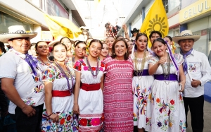 Xóchitl Gálvez, sostuvo un encuentro con militantes y simpatizantes del PRI, PAN, PRD en Tulancingo