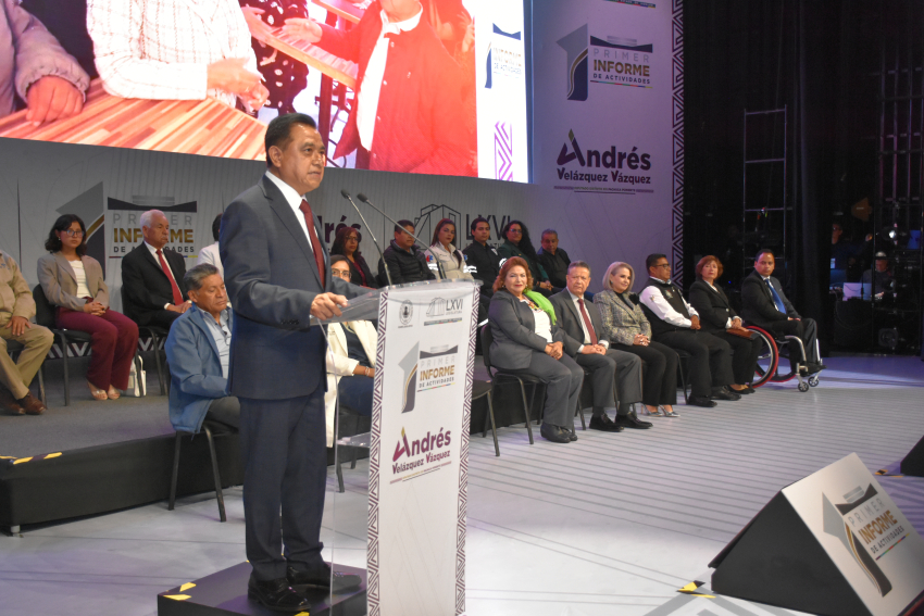 Diputado Andrés Velázquez rinde primer informe de actividades