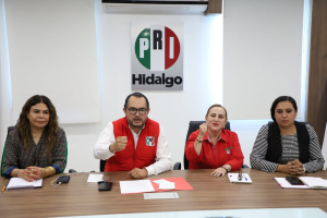 Se re&uacute;nen Marco Mendoza y Jenny M&aacute;rquez con dirigencias municipales del PRI.