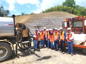 Estudiantes de Ingenier&iacute;a Civil fortalecen su formaci&oacute;n en obra carretera
