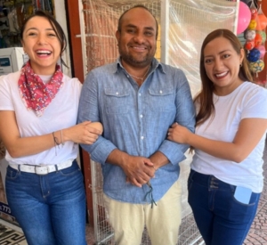 Comerciantes y emprendedoras generan empleo, pero están en el abandono: Reyna Monroy