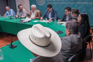 Reunión con productores de leche