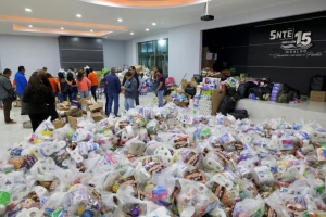 El SNTE demuestra su solidaridad con m&aacute;s de 20 toneladas de apoyo enviadas a zonas afectadas