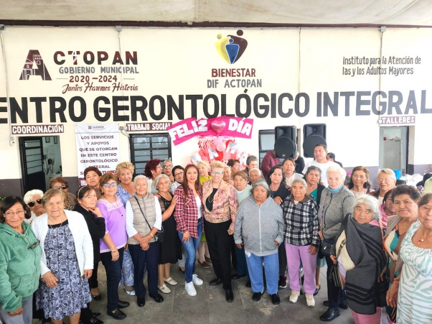 Celebran a madres adultas mayores en CGIs y Casas de Día