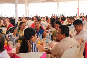 Celebran a maestros en la Huasteca hidalguense