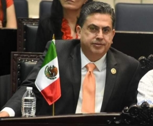 Osiris Leines propone inscripci&oacute;n en muro de honor por bicentenario del pacto federal