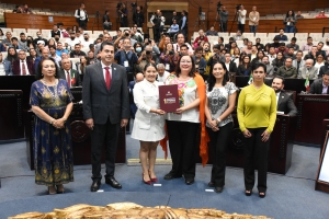 Ante el pleno del congreso de Hidalgo, compareci&oacute; la secretaria de cultura Tania Meza Escorza