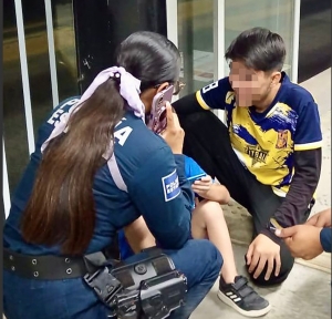 Polic&iacute;a Violeta auxilia a menor con autismo&nbsp; &nbsp;