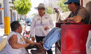 Araceli Rivera, recorre municipios y comunidades para escuchar preocupaciones y propuestas