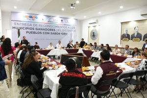 Congreso de Hidalgo entrega reconocimientos a “Pueblos con Sabor”