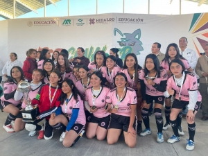 Alumna del CONALEP Hidalgo recibi&oacute; presea nacional&nbsp;&ldquo;Bernardo Quintana Arrioja&rdquo;