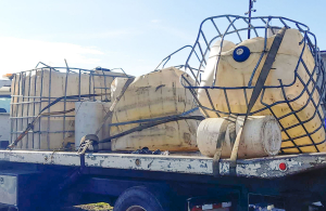 Polic&iacute;a Estatal asegura veh&iacute;culo y controla derrame&nbsp;de hidrocarburo