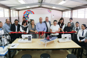Entrega Natividad Castrej&oacute;n m&aacute;s de 2 mdp en equipamiento en la Sierra Alta hidalguense&nbsp;