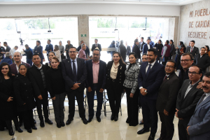 Alcaldes entregan iniciativas de ley de ingresos para el 2025