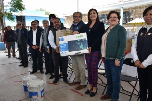 SE BENEFICIA CON PINTURA, MOBILIARIO Y EQUIPO DE C&Oacute;MPUTO A ESCUELAS DE SAN AGUST&Iacute;N TLAXIACA