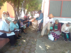 Con c&iacute;rculos de lectura, contribuyen a bienestar de mayores de 60 a&ntilde;os