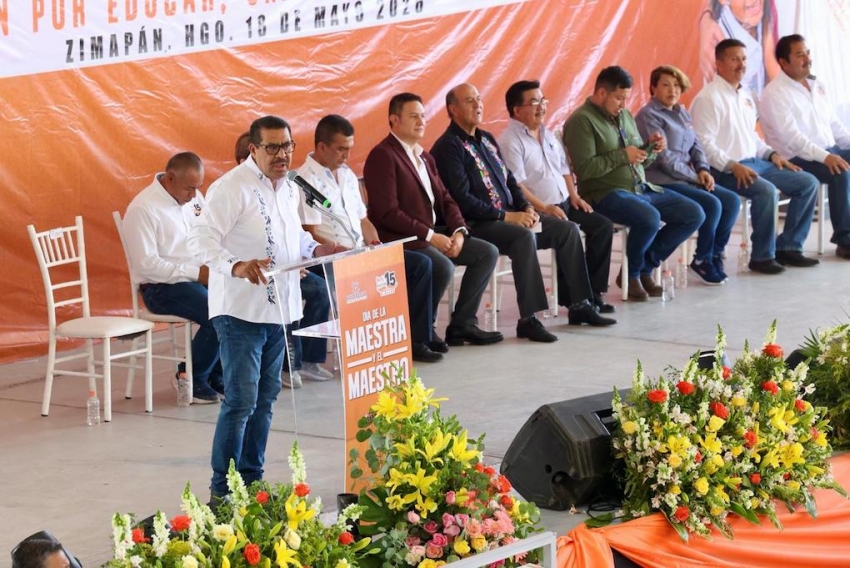 Reconocen labor docente en Zimapán