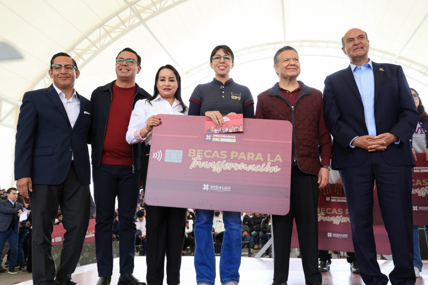 Gobierno de Hidalgo beca a más de 17 mil universitarios