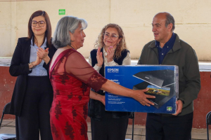 Estudiantes de Tizayuca reciben lentes y laboratorio de dise&ntilde;o