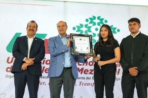 Natividad Castrej&oacute;n encabeza jornada educativa en Ixmiquilpan