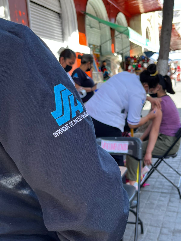 Secretaría de Salud instala puestos de vacunación en puntos de alta afluencia