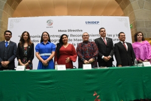 Entrega de reconocimientos de maestr&iacute;as a servidores p&uacute;blicos del congreso del estado de Hidalgo