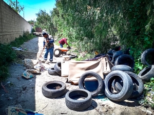 Retira Pachuca 120 llantas de espacios p&uacute;blicos en la Col. L&oacute;pez Mateos durante Operativo Sanitario