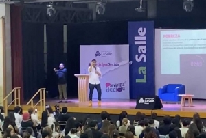 Reciben en La Salle Oaxaca al candidato presidencial Jorge Álvarez Máynez