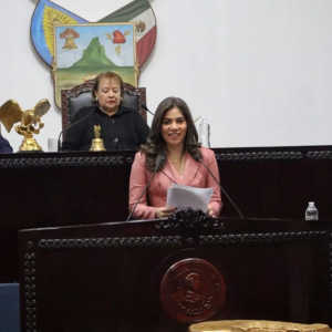 Convoca Moncerrat Hern&aacute;ndez a hacer conciencia acerca del c&aacute;ncer de mama en M&eacute;xico.