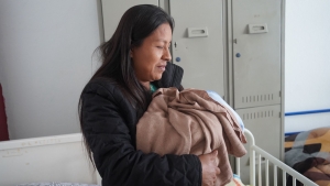 DIF Hidalgo brinda atenci&oacute;n integral a matrimonio damnificado; vivieron el alumbramiento de su hijo