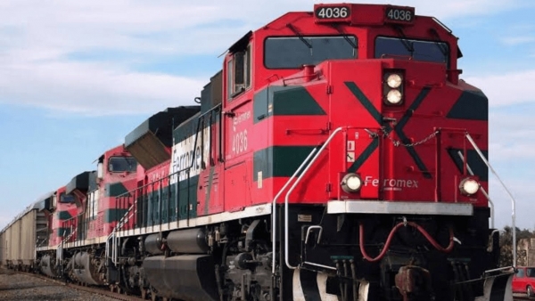 Un hombre perdió la vida al ser golpeado por el tren, cuando estaba grabando un video y otra locomotora lo golpeó.