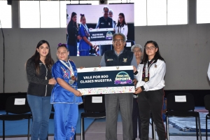 PARTICIPAN ESTUDIANTES DE PRIMARIA Y SECUNDARIA EN LA FERIA DEL DEPORTE 2019