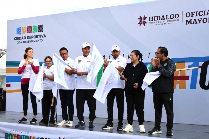 Dan el banderazo de salida a la carrera "Activa tu Potencial 10K"