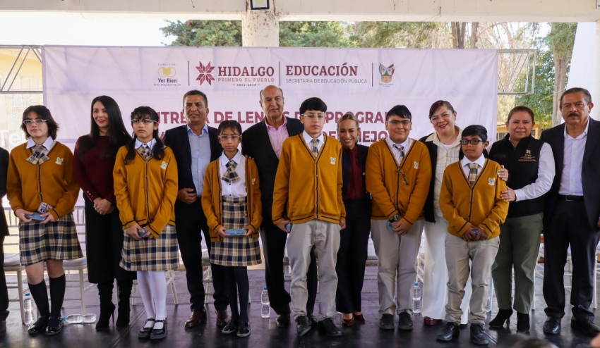 Estudiantes de Tepeji  y Atotonilco de Tula reciben lentes para mejorar su aprendizaje