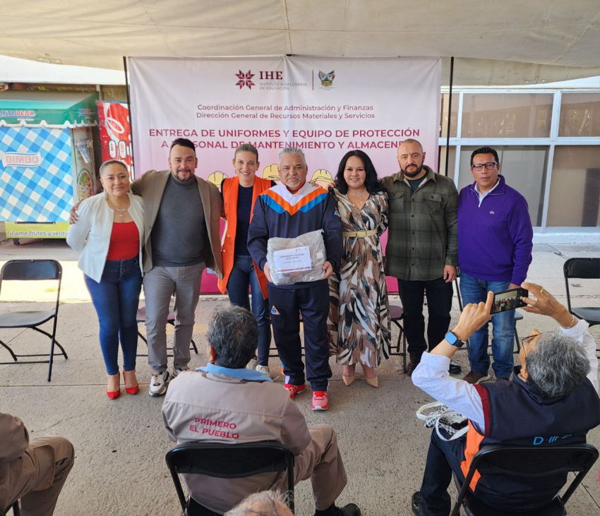 Entrega de uniformes y equipo de protección a personal del IHE
