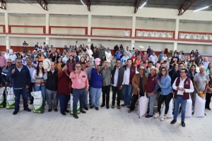 Entregan apoyos a productoras y productores en Emiliano Zapata y Zempoala