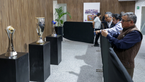Exhiben trofeos del Club Pachuca en el edificio del Gobierno de Hidalgo