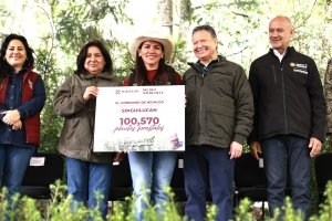 Julio Menchaca entrega dos millones de plantas para reforestar los 84 municipios