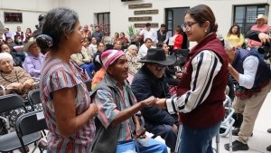 Apoyos funcionales benefician a habitantes de Mixquiahuala
