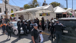 Pelean "como perros", por control de las calles